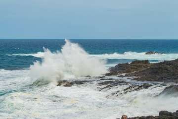 Montañas de agua en la costa de Telde (Foto Antonio Rico)